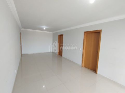 Apartamento á Venda No Centro - Edifício Vale Do Sol