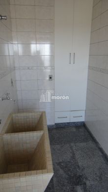 <strong>APARTAMENTO SEMI MOBILIADO PARA ALUGAR NO CENTRO</strong>