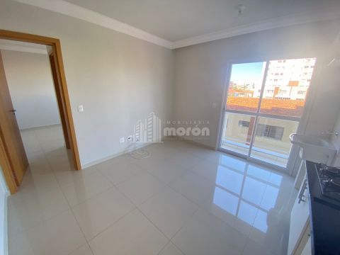Apartamento Semi Mobiliado Para Alugar No Centro- Ed Olimpia