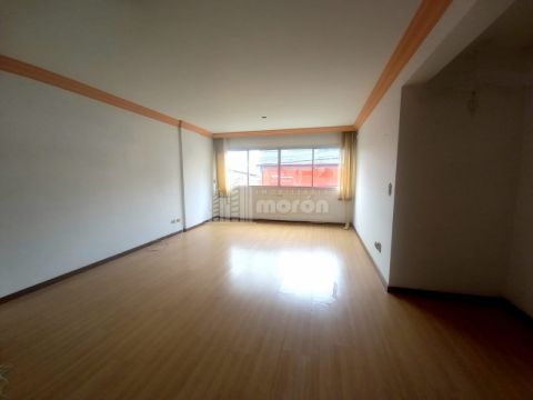 <strong>APARTAMENTO Á VENDA NO CENTRO - EDIFÍCIO ARARUAMA</strong>