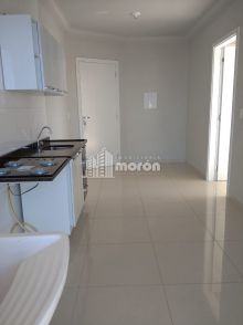 <strong>APARTAMENTO SEMI MOBILIADO PARA ALUGAR NO CENTRO</strong>