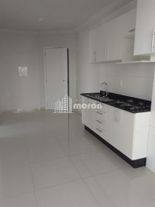 <strong>APARTAMENTO SEMI MOBILIADO PARA ALUGAR NO CENTRO</strong>