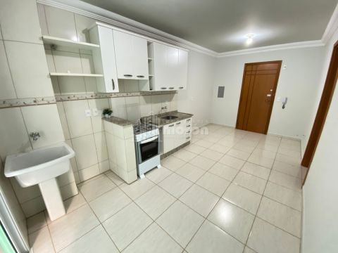 <strong>APARTAMENTO SEMI MOBILIADO PARA ALUGAR NO CENTRO</strong>