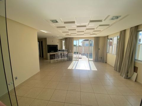 Casa  Para Alugar Em Oficinas - Cond. Veneto