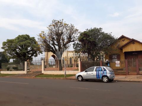 <strong>TERRENO COM RESIDENCIA À VENDA EM OFICINAS</strong>