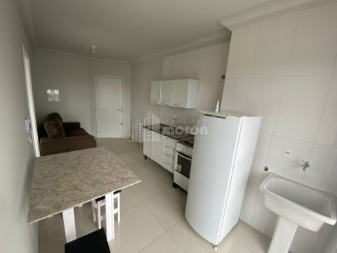 <strong>APARTAMENTO SEMI MOBILIADO PARA ALUGAR NO CENTRO</strong>