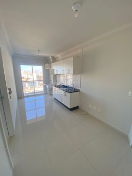 <strong>APARTAMENTO SEMI MOBILIADO PARA ALUGAR NO CENTRO</strong>