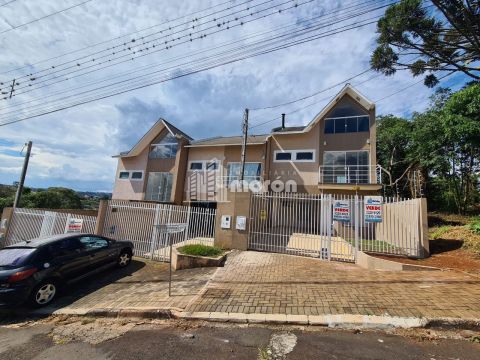 Sobrado Triplex à Venda Em Estrela