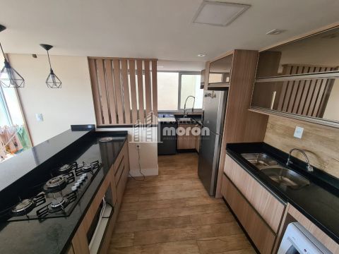 Sobrado Triplex à Venda - Estrela - Jardim América