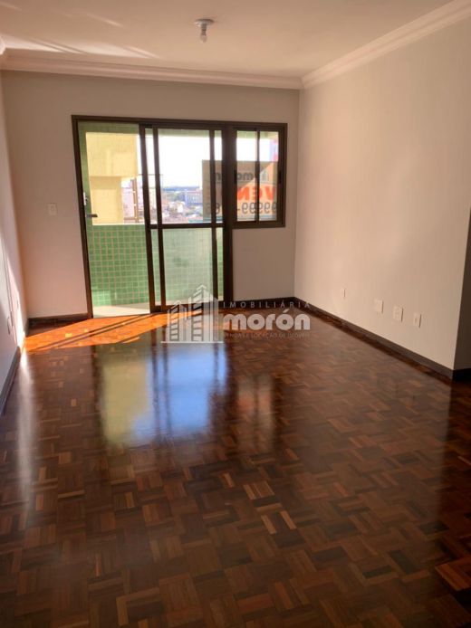 <strong>APARTAMENTO À VENDA NO CENTRO - EDIFÍCIO PORTO MADERO</strong>