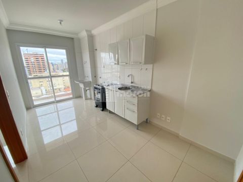 <strong>APARTAMENTO SEMI MOBILIADO PARA ALUGAR NO CENTRO</strong>