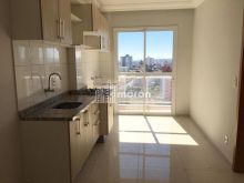 <strong>APARTAMENTO SEMI MOBILIADO PARA ALUGAR NO CENTRO</strong>