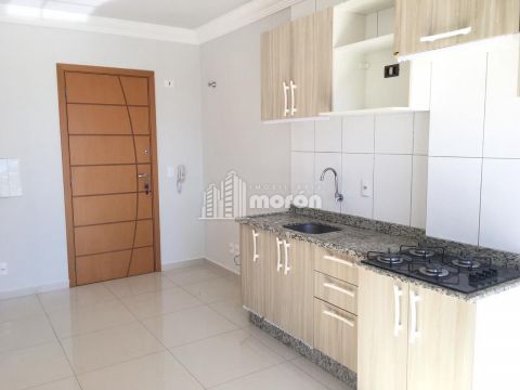 <strong>APARTAMENTO SEMI MOBILIADO PARA ALUGAR NO CENTRO</strong>