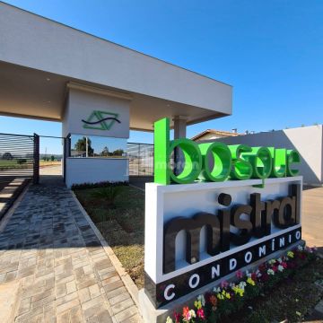 Terreno á Venda No Jd. Carvalho - Condomínio Bosque Mistral