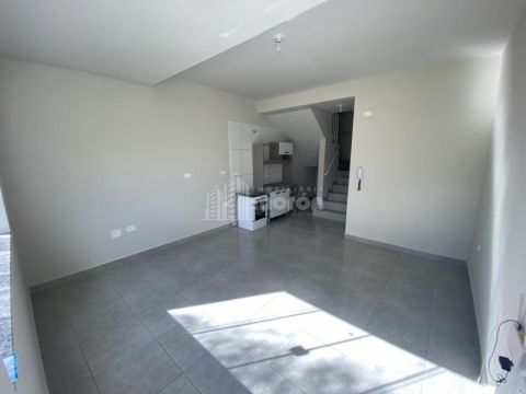 Sobrado Para Alugar Em Uvaranas - Residencial Araucária