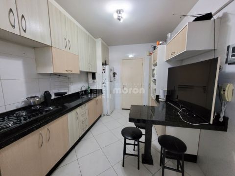 Apartamento á Venda No Centro - Edifício Victor Hugo