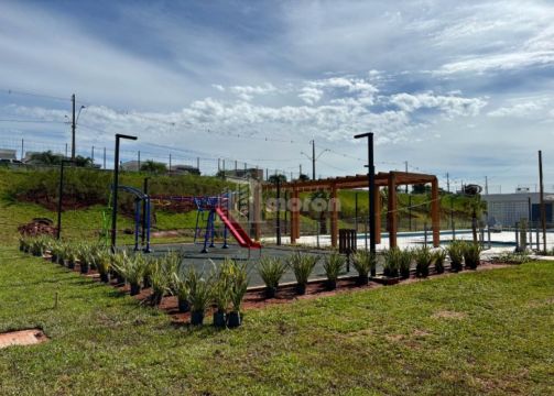 Terreno á Venda No Condominio Jardim Alpha