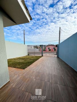 Casa Com Amplo Espaço De Terreno Em Uvaranas