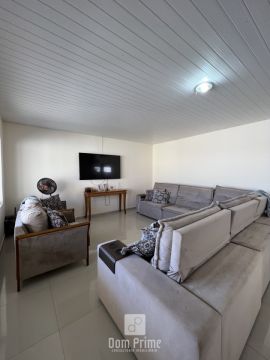 Casa Com Amplo Espaço De Terreno Na Vila Estrela