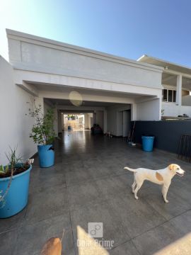 <strong>Casa com amplo espaço de terreno na Vila Estrela</strong>