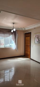 Casa Com 3 Quartos No Centro