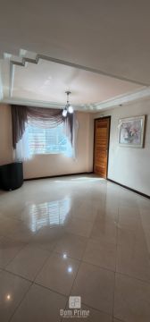 Casa Com 3 Quartos No Centro