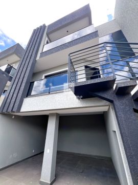 Triplex No Jardim Carvalho Com 3 Quartos Sendo 1 Suíte