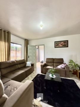 Casa Com 3 Quartos No Contorno
