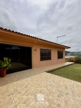 Casa Com 3 Quartos No Contorno