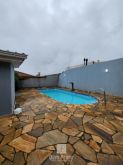 <strong>Casa com piscina no Jardim Carvalho.</strong>