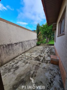 Casa Com Excelente Terreno No Jardim Conceição.