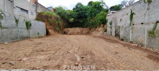 Terreno Com Alto Potencial Para Construção De Barração.