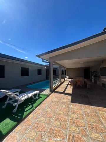 Foto Imóvel - Casa Com 2 Quartos, Piscina No Jardim Castanheira.