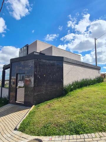 Foto Imóvel - Linda Casa  De Esquina  No Le Parc