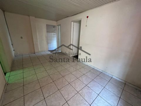 Casa Com Amplo Terreno - Santa Paula