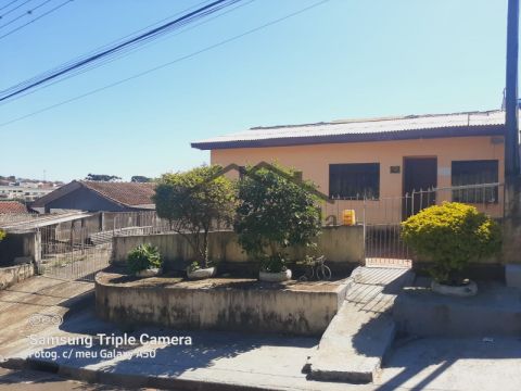 Casa Em Amplo Terreno - Ronda