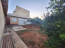<strong>Ampla Residência no Gralha Azul com Sobra de Terreno</strong>