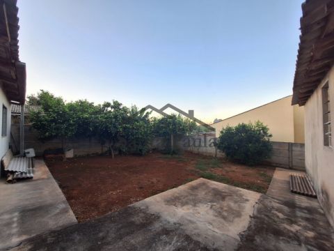 Ampla Residência No Gralha Azul Com Sobra De Terreno