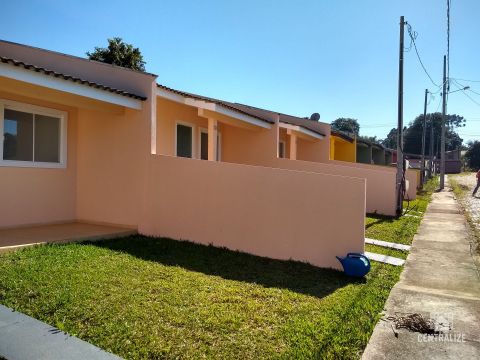 <strong>Casa à venda em Uvaranas - Cond. Residencial Orquidea</strong>