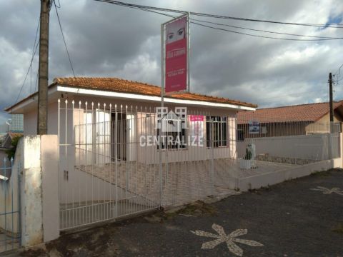 <strong>Casa Comercial para venda em Uvaranas</strong>