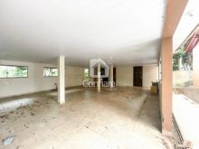 <strong>Casa em Uvaranas com quintal e Churrasqueira</strong>
