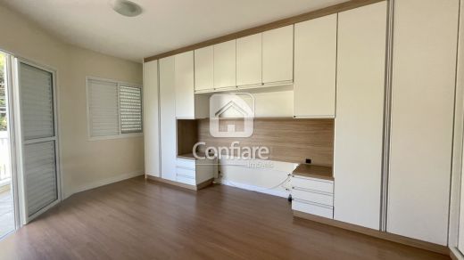 Sobrado Triplex Com ático