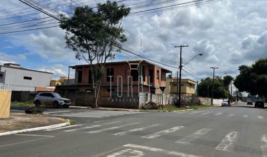 <strong>Sobrado em Construção, Vila Rio Branco, Castro - PR</strong>