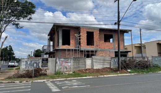 <strong>Sobrado em Construção, Vila Rio Branco, Castro - PR</strong>