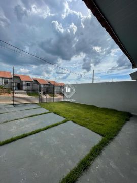 Casas Com 02 Quartos E Edícula