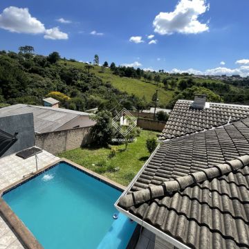 Sobrado Com Piscina No órfãs.