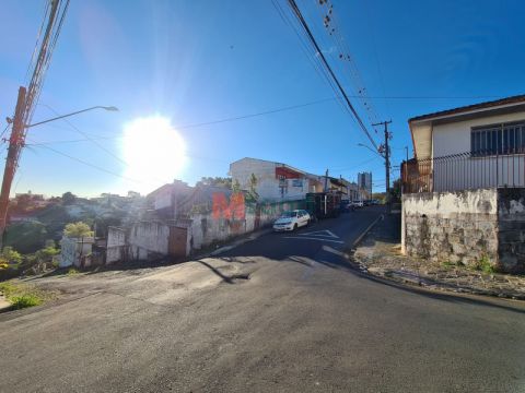 Terreno De Esquina à Venda No Centro