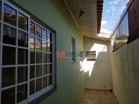 Excelente Casa Residencial 3 Quartos (1 Suíte) Em Estrela