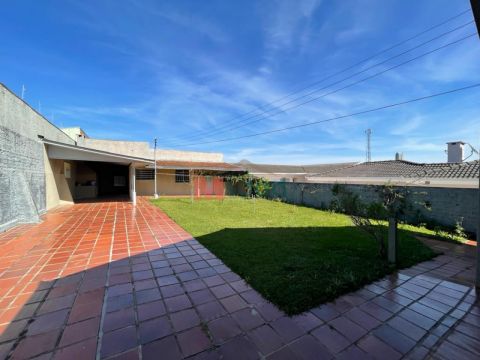 Casa Para Locação Em Uvaranas