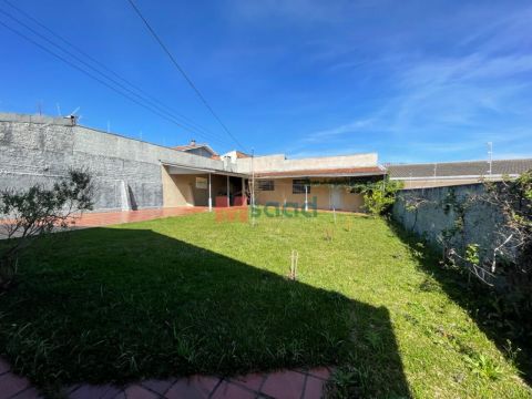 Casa Para Locação Em Uvaranas